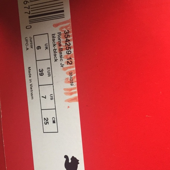 New Puma Sneakers - Picture 4 of 4